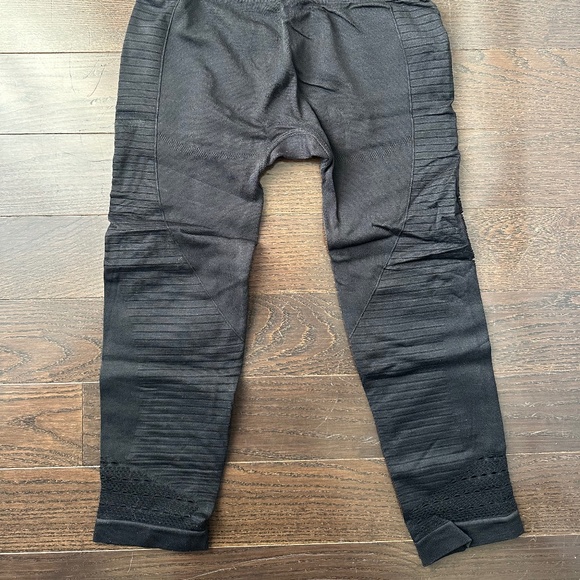 Gymshark Seamless Energy High Waisted Cropped Leggings - Picture 3 of 8